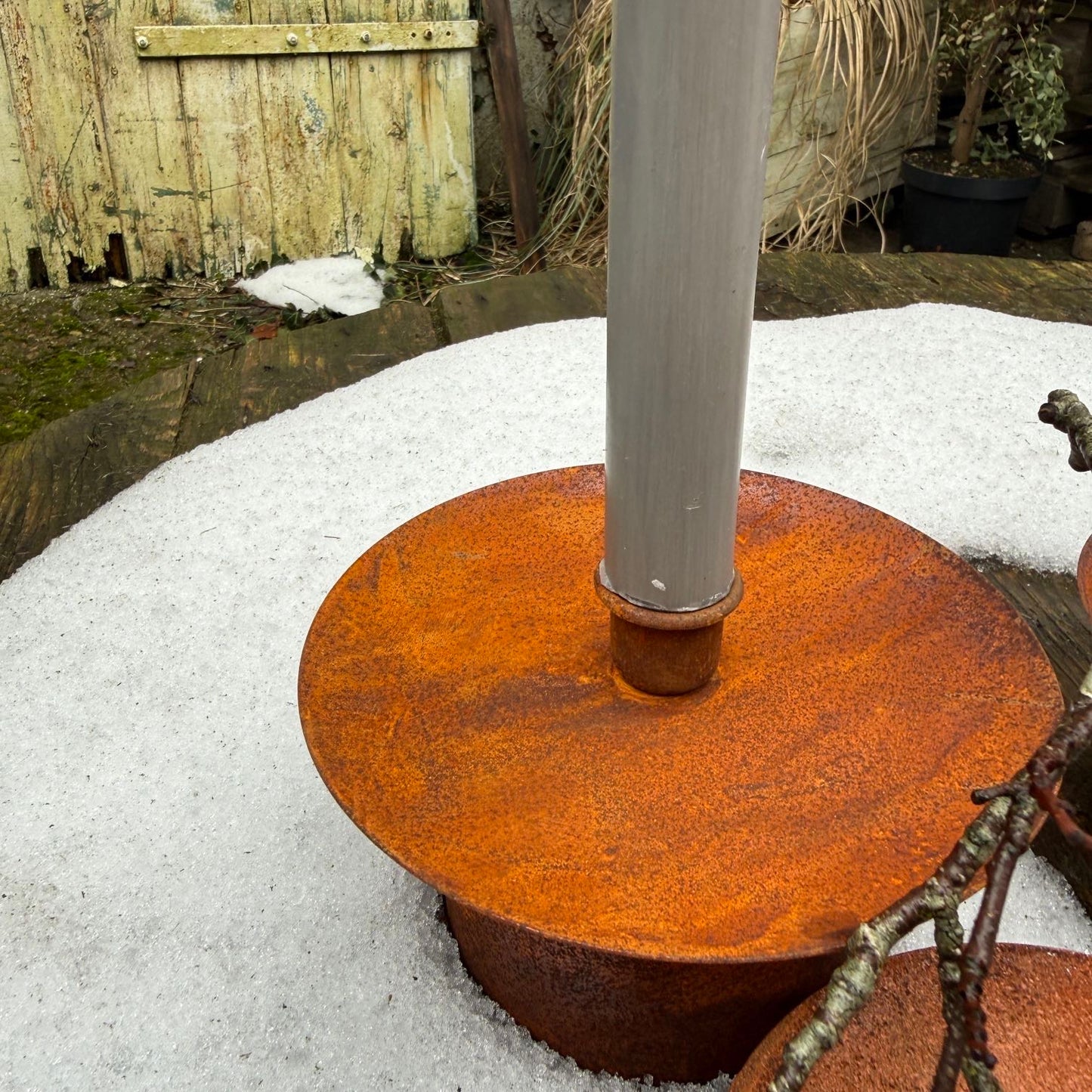 Rostige Kerzenteller