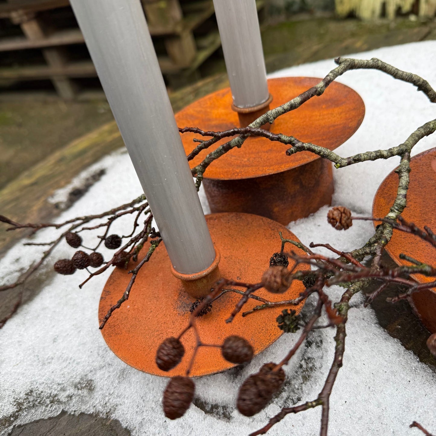 Rostige Kerzenteller