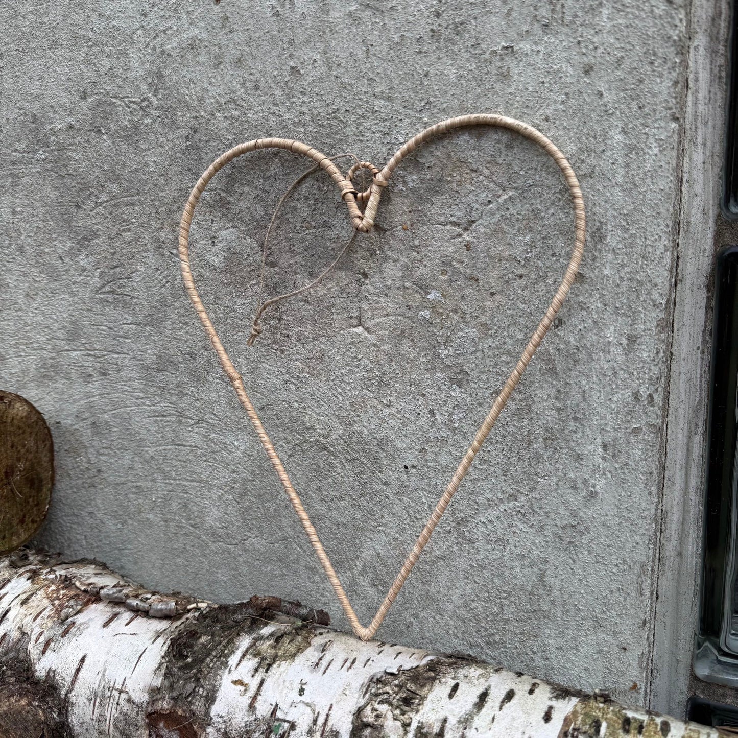 Metall Herz umwickelt