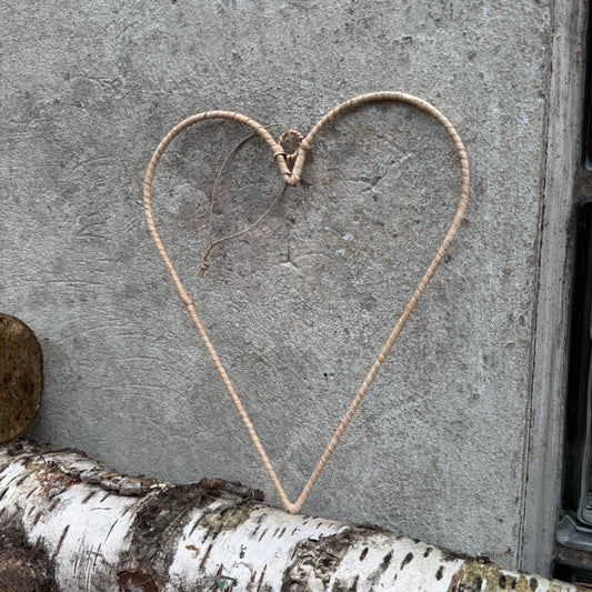 Metall Herz umwickelt