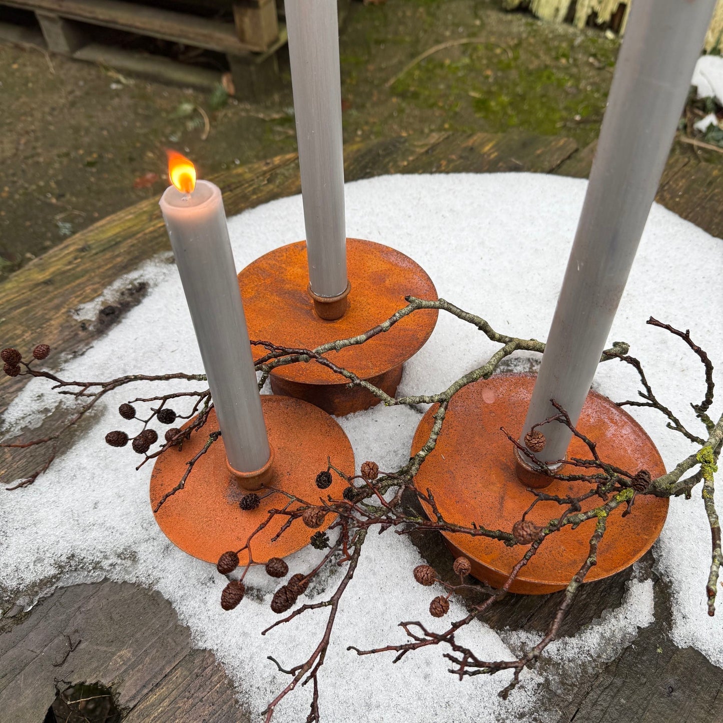 Rostige Kerzenteller