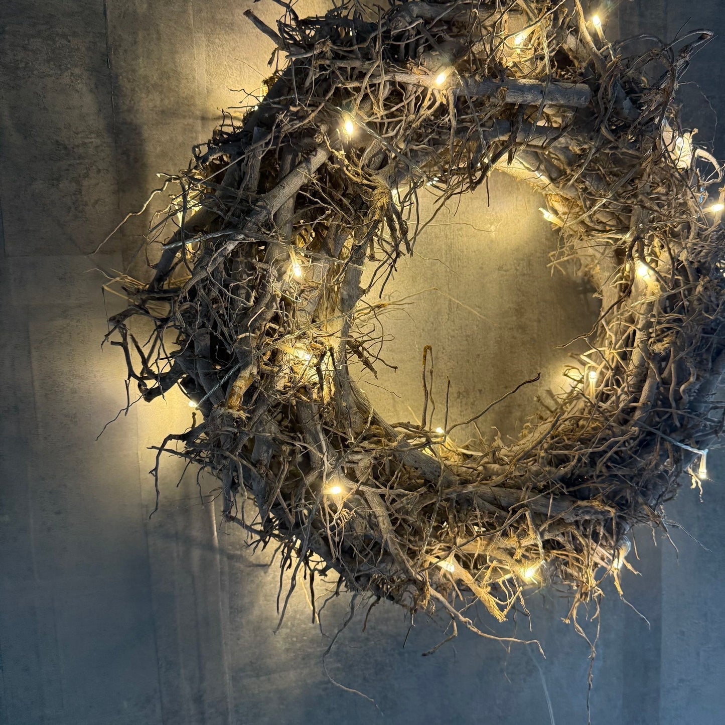 Wurzelkranz mit LED Lichterkette