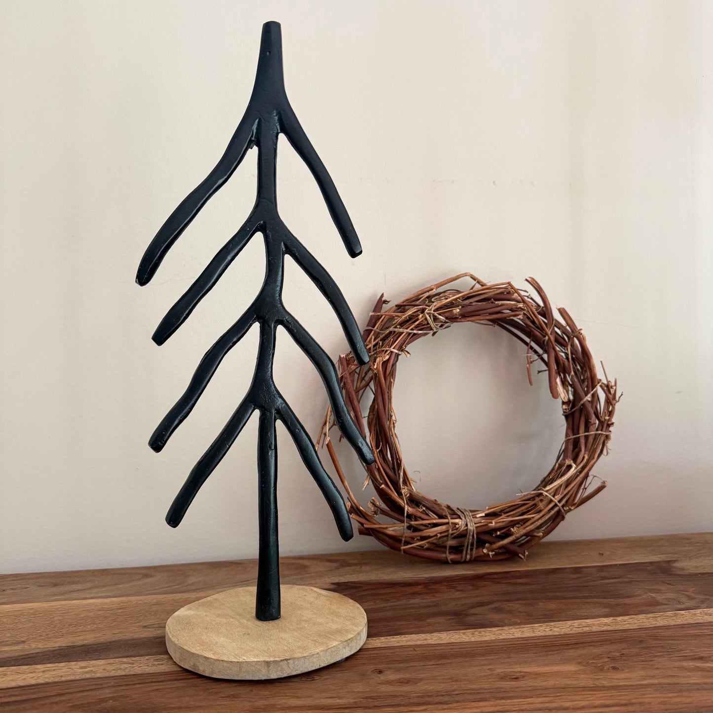 Gußeisenbaum auf Holzfuß