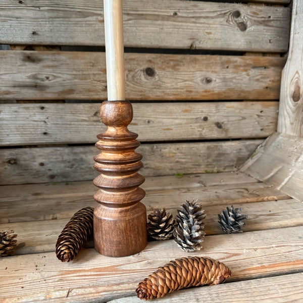 Holzkerzenständer