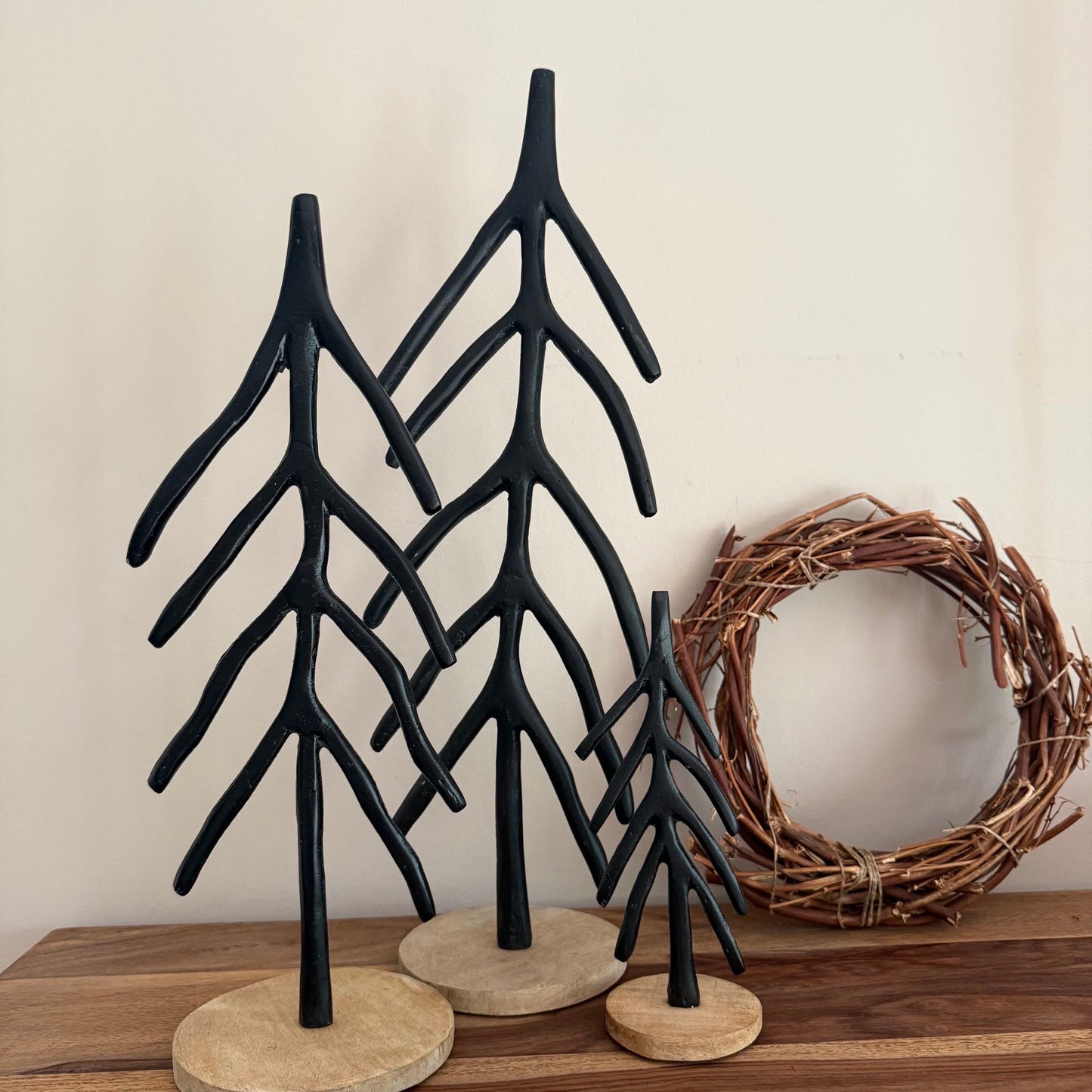 Gußeisenbaum auf Holzfuß